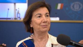 Rocella Per fare famiglia serve famiglia rafforzeremo centri come hub servizi Rocella Per fare famiglia serve famiglia rafforzeremo centri come hub servizi