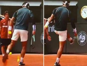 Roland Garros Musetti calcia pallina e Tiafoe fa la spia azzurro ammonito