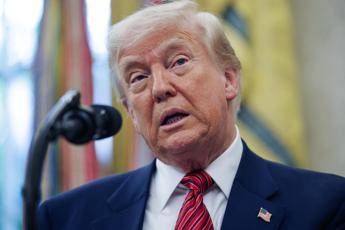 Trump messaggio allIran e post su esercito Usa ha tante armi speriamo di non doverle usare Trump messaggio allIran e post su esercito Usa ha tante armi speriamo di non doverle usare