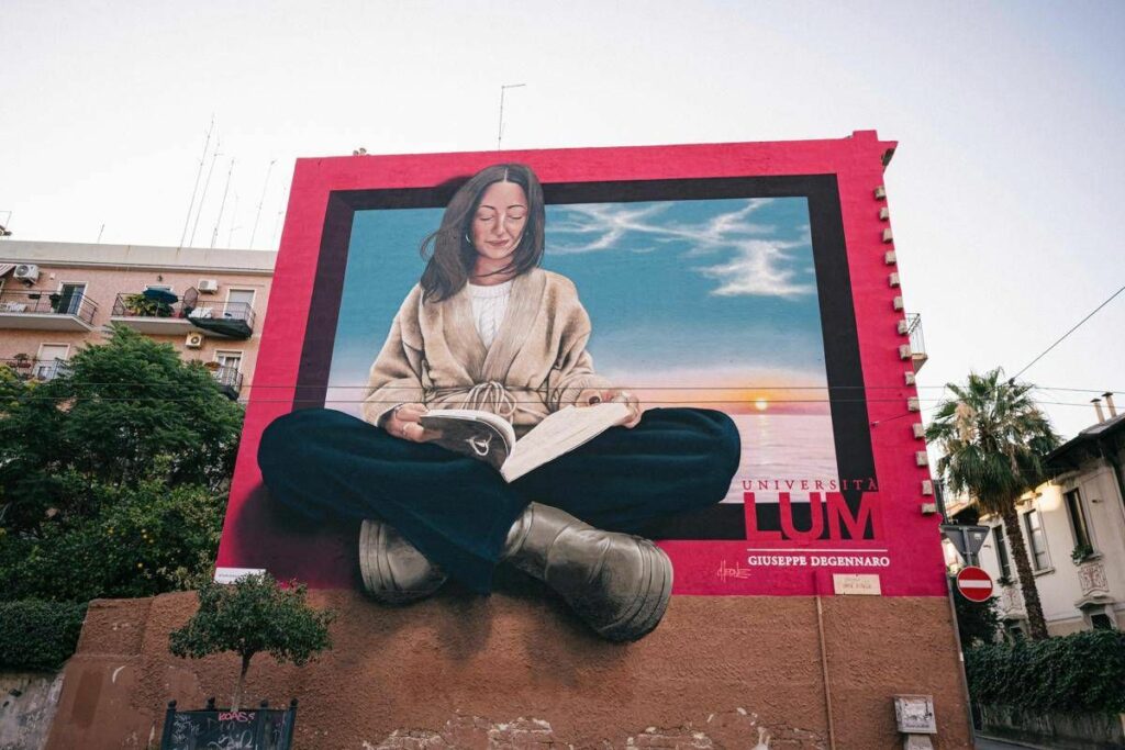 Universita Lum e Studiomarte presentano il primo murale pubblicitario in Puglia