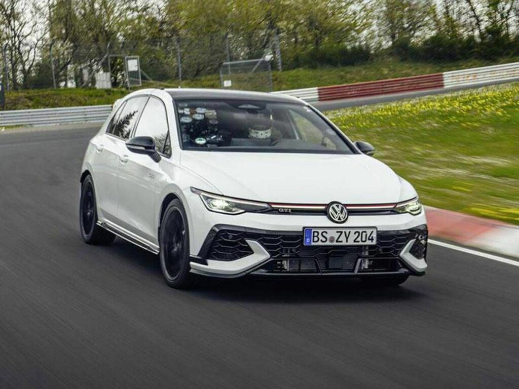 Volkswagen Golf GTI EDITION 50 prestazioni da primato sul Nordschleife 1 Volkswagen Golf GTI EDITION 50 prestazioni da primato sul Nordschleife 1