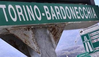 Auto contromano sullA32 un morto e quattro feriti sulla Torino Bardonecchia Auto contromano sullA32 un morto e quattro feriti sulla Torino Bardonecchia