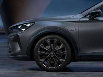 CUPRA Formentor Leon e Terramar 2025 tecnologia avanzata e stile rinnovato CUPRA Formentor Leon e Terramar 2025 tecnologia avanzata e stile rinnovato