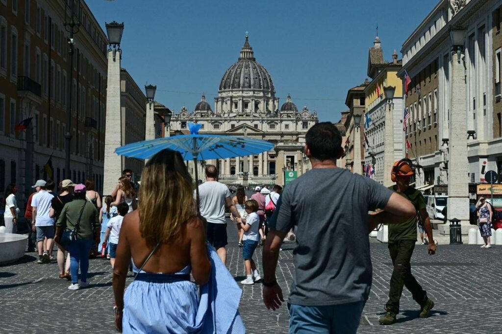 Caldo record non molla lItalia 18 citta da bollino rosso oggi e domani Caldo record non molla lItalia 18 citta da bollino rosso oggi e domani