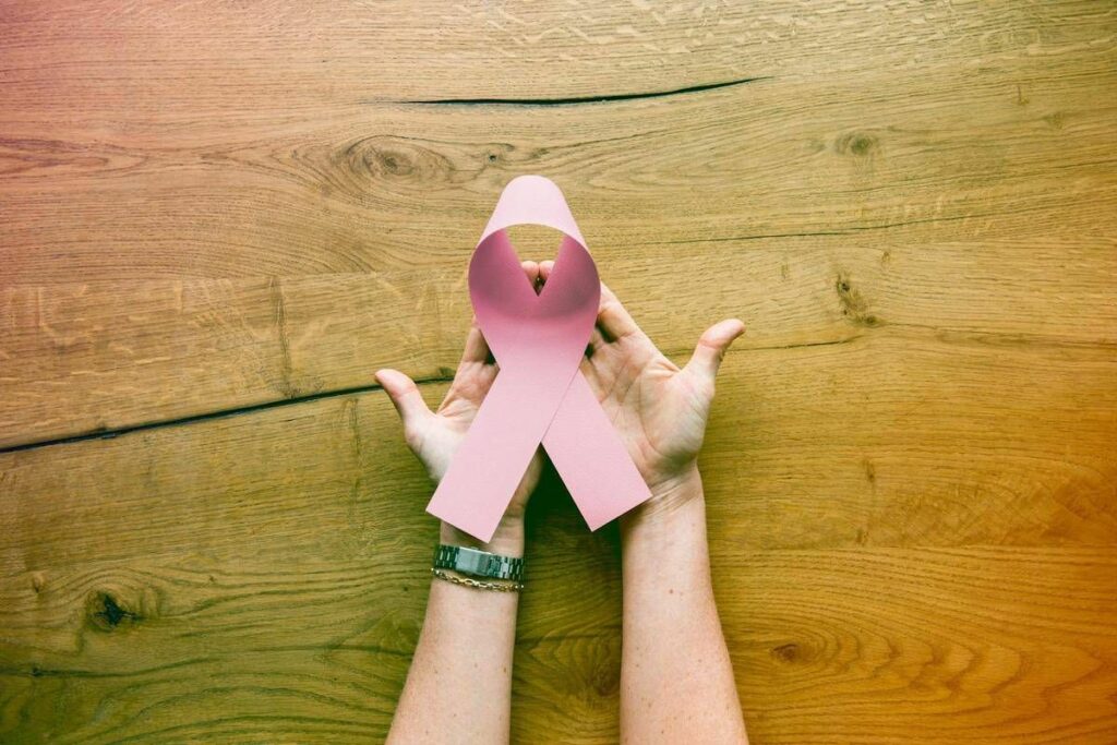Cancro seno metastatico ok Aifa a cura mirata 45 rischio progressione o morte