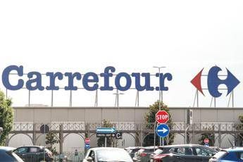 Carrefour vende i suoi mille supermercati italiani a NewPrinces Group operazione da 1 miliardo di euro Carrefour vende i suoi mille supermercati italiani a NewPrinces Group operazione da 1 miliardo di euro
