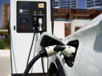 DKV Mobility rete ricarica EV oltre un milione di punti attivi in Europa DKV Mobility rete ricarica EV oltre un milione di punti attivi in Europa