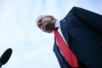 Dazi Trump Con Ue accordo possibile al 50. E attacca su immigrazione e rinnovabili Dazi Trump Con Ue accordo possibile al 50. E attacca su immigrazione e rinnovabili