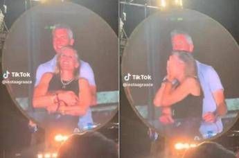 Effetto kiss cam dei Coldplay dopo il Ceo anche Kristin Cabot si dimette da Astronomer Effetto kiss cam dei Coldplay dopo il Ceo anche Kristin Cabot si dimette da Astronomer