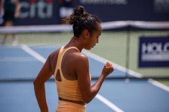 Fernandez cerca. fidanzato lo speciale annuncio della tennista Fernandez cerca. fidanzato lo speciale annuncio della tennista