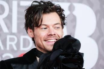 Harry Styles oltre la musica lancia una linea di. sex toys Pleasing Yourself Harry Styles oltre la musica lancia una linea di. sex toys Pleasing Yourself