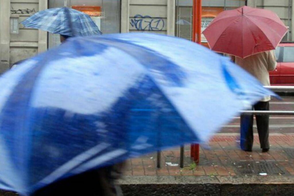 Maltempo oggi allerta meteo arancione per temporali in Lombardia gialla in altre 8 regioni