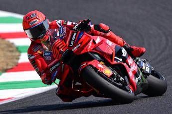 MotoGp Bagnaia vince in Giappone ma la festa e di Marquez Marc campione