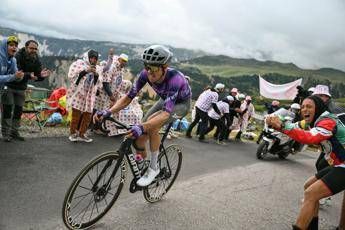 OConnor vince in solitaria la tappa regina del Tour de France Pogacar stacca Vingegaard