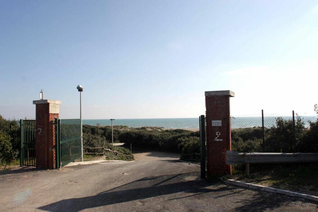 Ostia spiagge Cancelli senza bagni e bagnini diffida del Codacons al Comune di Roma