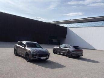 Porsche presenta le versioni Black Editon di Taycan e Cayenne Porsche presenta le versioni Black Editon di Taycan e Cayenne