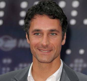 Raoul Bova inchiesta per audio rubati procura Roma indaga per tentata estorsione Raoul Bova inchiesta per audio rubati procura Roma indaga per tentata estorsione