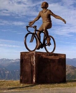 Statua di Marco di Marco Pantani a Plan di Montecampione