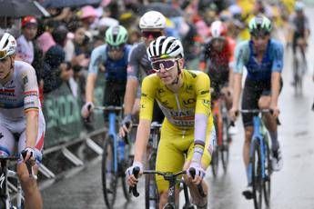 Tour de France oggi 19esima tappa. Orario percorso e dove vederla in tv in chiaro Tour de France oggi 19esima tappa. Orario percorso e dove vederla in tv in chiaro
