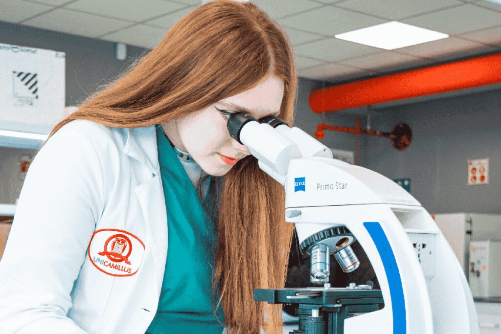 UniCamillus iscrizioni corsi laurea triennali in Professioni sanitarie dati AlmaLaurea premiano Ateneo