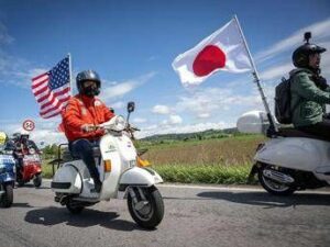 Vespa celebra 80 anni di stile e liberta con levento piu grande della sua storia