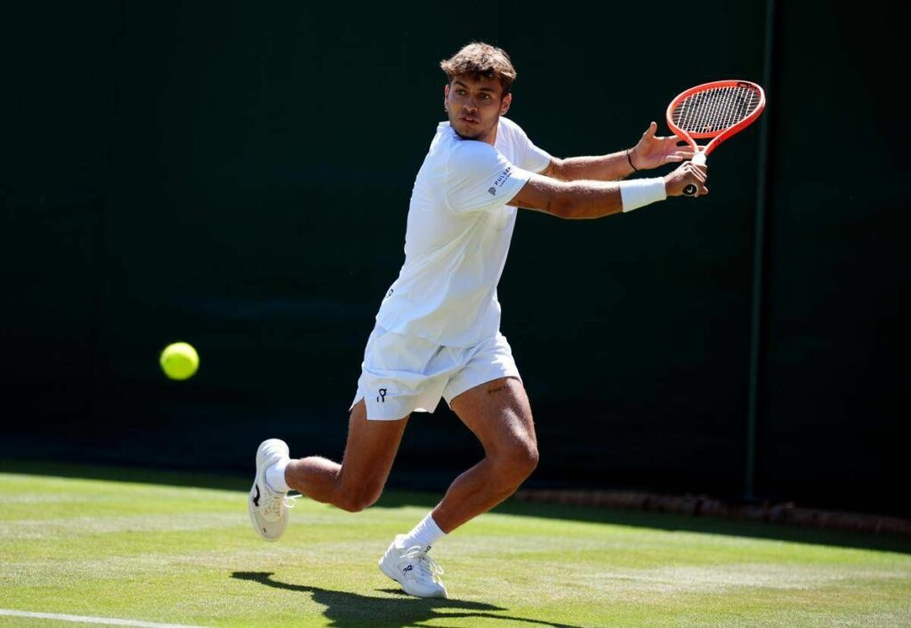 Wimbledon Cobolli agli ottavi Mensik battuto in 3 set Wimbledon Cobolli agli ottavi Mensik battuto in 3 set