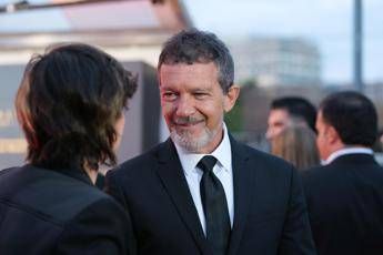 Antonio Banderas compie 65 anni Se mi fermo muoio Antonio Banderas compie 65 anni Se mi fermo muoio