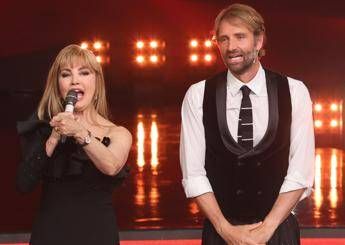 Ballando con le stelle Massimiliano Rosolino al fianco di Milly Carlucci al posto di Paolo Belli Ballando con le stelle Massimiliano Rosolino al fianco di Milly Carlucci al posto di Paolo Belli