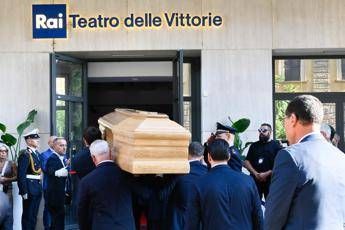 Baudo feretro al Teatro delle Vittorie per la camera ardente