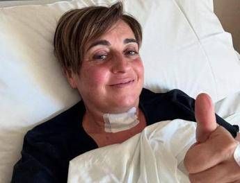 Benedetta Rossi Operata alla tiroide ora sto bene Benedetta Rossi Operata alla tiroide ora sto bene