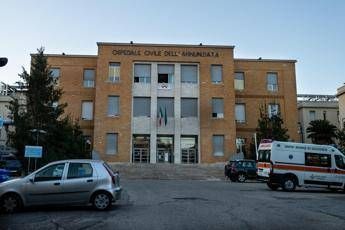 Botulino casi a Diamante salgono a 10 indagati. Ce anche medico del 118 Botulino casi a Diamante salgono a 10 indagati. Ce anche medico del 118