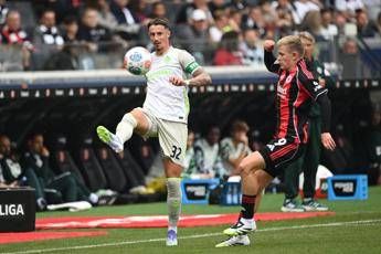 Bundesliga imbarazzo in tv dopo la partita i giocatori scambiano maglia la giornalista li confonde Bundesliga imbarazzo in tv dopo la partita i giocatori scambiano maglia la giornalista li confonde