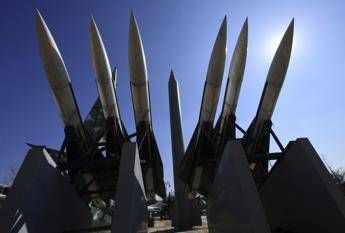 Corea del Nord testati due nuovi missili di difesa aerea