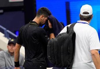 Djokovic nuovo infortunio Le smorfie e il medical time out contro Norrie Djokovic nuovo infortunio Le smorfie e il medical time out contro Norrie