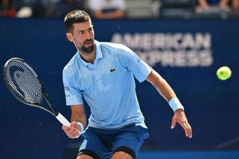 Djokovic perde un set ma vola al terzo turno Svajda battuto in rimonta Djokovic perde un set ma vola al terzo turno Svajda battuto in rimonta