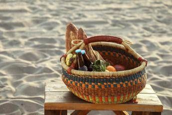 Estate e rischi pranzi in spiaggia i consigli salva vacanza