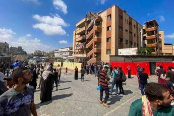 Gaza Raid di Israele su ospedale Nasser 14 morti tra cui quattro giornalisti Gaza Raid di Israele su ospedale Nasser 14 morti tra cui quattro giornalisti