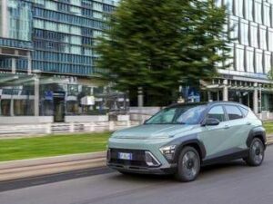 Hyundai KONA MY2026 piu potente senza aumenti di listino