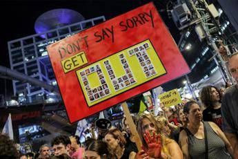 Israele famiglie ostaggi contro occupazione Gaza sciopero generale tra 7 giorni Israele famiglie ostaggi contro occupazione Gaza sciopero generale tra 7 giorni