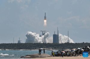 La Cina ha lanciato un nuovo gruppo di satelliti per linternet nazionale