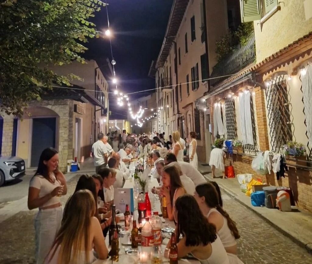 Lavone grande partecipazione alla seconda edizione della Cena in bianco Lavone grande partecipazione alla seconda edizione della Cena in bianco
