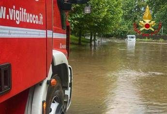 Maltempo a Milano in due ore quasi 50mm di pioggia evacuata comunita vicino al Lambro Maltempo a Milano in due ore quasi 50mm di pioggia evacuata comunita vicino al Lambro