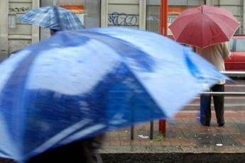 Maltempo allerta meteo arancione oggi 21 agosto in 5 Regioni. Rischio temporali e nubifragi Maltempo allerta meteo arancione oggi 21 agosto in 5 Regioni. Rischio temporali e nubifragi