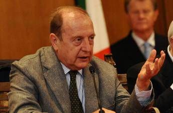 Morto a Gressoney il giurista Vladimiro Zagrebelsky aveva 85 anni Morto a Gressoney il giurista Vladimiro Zagrebelsky aveva 85 anni