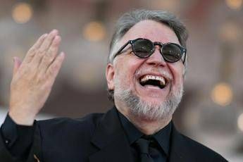 Mostra Venezia Guillermo del Toro incanta per Frankenstein 13 minuti di applausi Mostra Venezia Guillermo del Toro incanta per Frankenstein 13 minuti di applausi