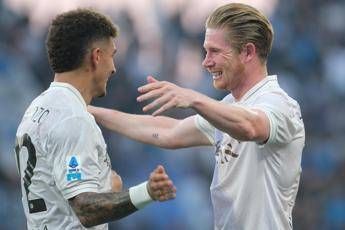 Napoli buona la prima McTominay e De Bruyne stendono il Sassuolo Napoli buona la prima McTominay e De Bruyne stendono il Sassuolo