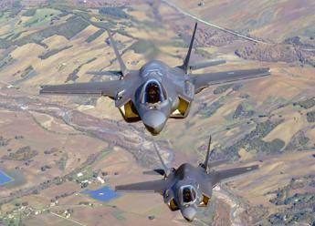 Nato F 35 italiani basati in Estonia intercettano jet russi Nato F 35 italiani basati in Estonia intercettano jet russi