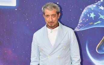 Paolo Ruffini in ritardo.e il volo lo aspetta video su TikTok scatena polemiche Paolo Ruffini in ritardo.e il volo lo aspetta video su TikTok scatena polemiche
