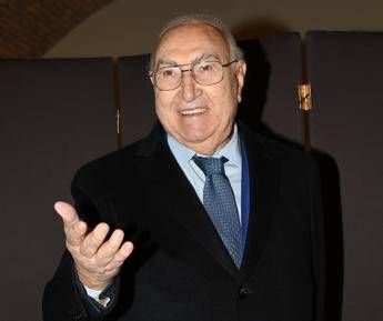 Pippo Baudo Meloni Ha fatto la storia della tv Pippo Baudo Meloni Ha fatto la storia della tv