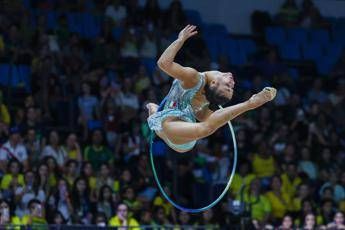 Sofia Raffaeli doppia medaglia ai mondiali di ritmica oro nel cerchio e bronzo nella palla Sofia Raffaeli doppia medaglia ai mondiali di ritmica oro nel cerchio e bronzo nella palla